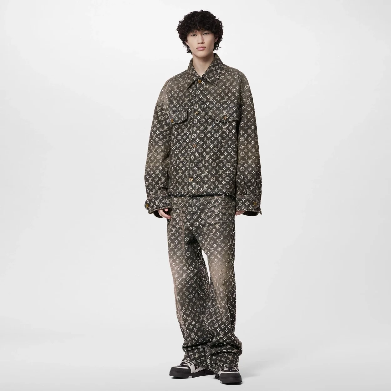 루이비통 메이드 투 오더 엠브로이더드 모노그램 데님 오버셔츠 1ABY92