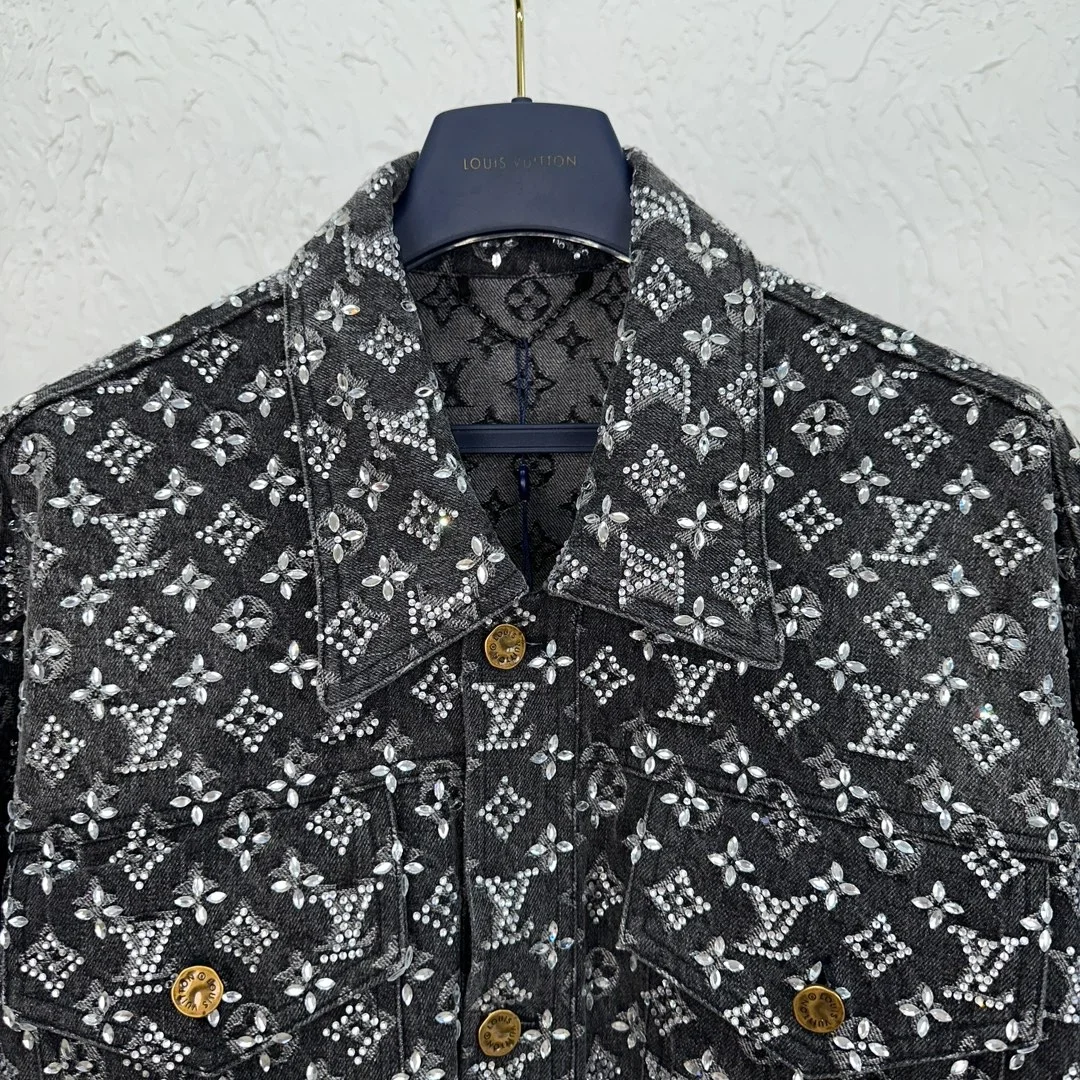 루이비통 메이드 투 오더 엠브로이더드 모노그램 데님 오버셔츠 1ABY92