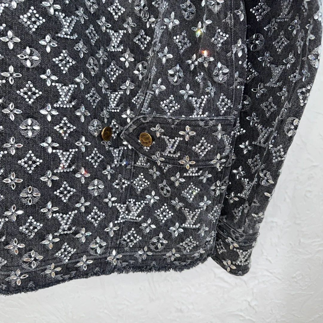 루이비통 메이드 투 오더 엠브로이더드 모노그램 데님 오버셔츠 1ABY92