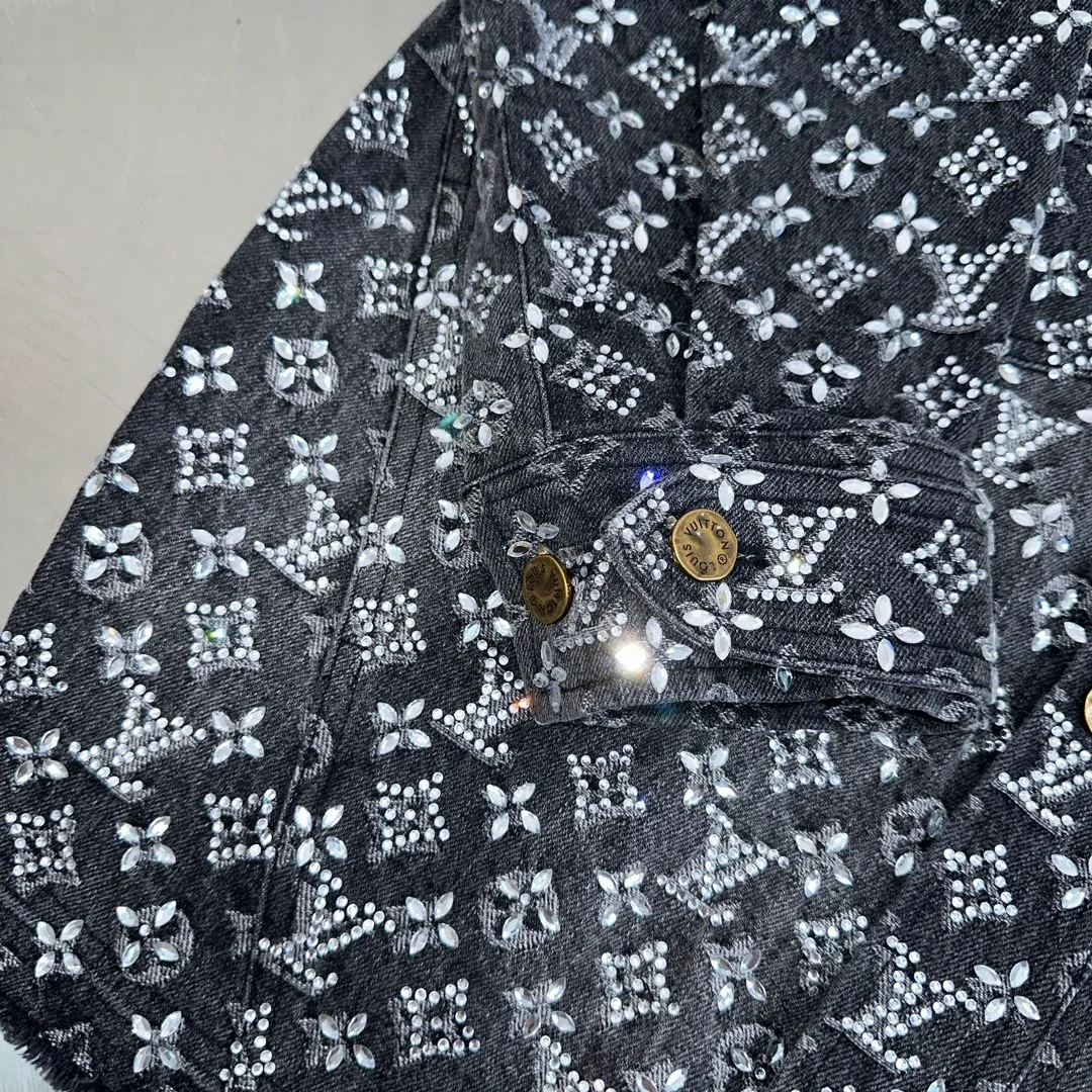 루이비통 메이드 투 오더 엠브로이더드 모노그램 데님 오버셔츠 1ABY92