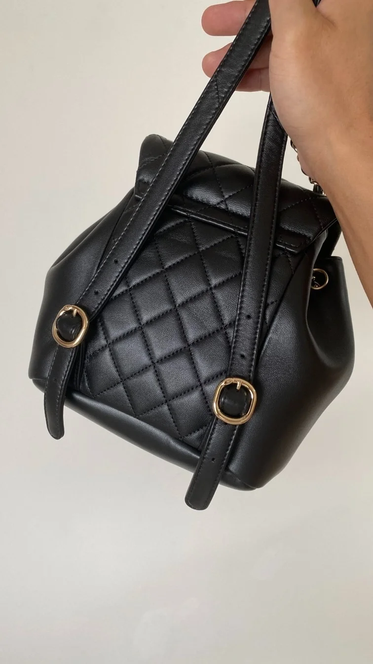 []샤넬 원 포켓 듀마 백팩 스몰 램스킨 블랙