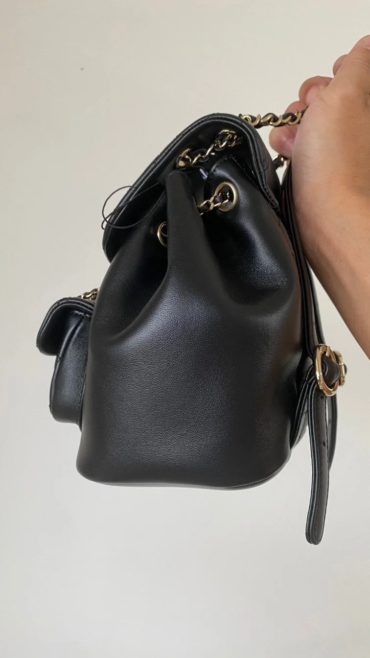 []샤넬 원 포켓 듀마 백팩 스몰 램스킨 블랙