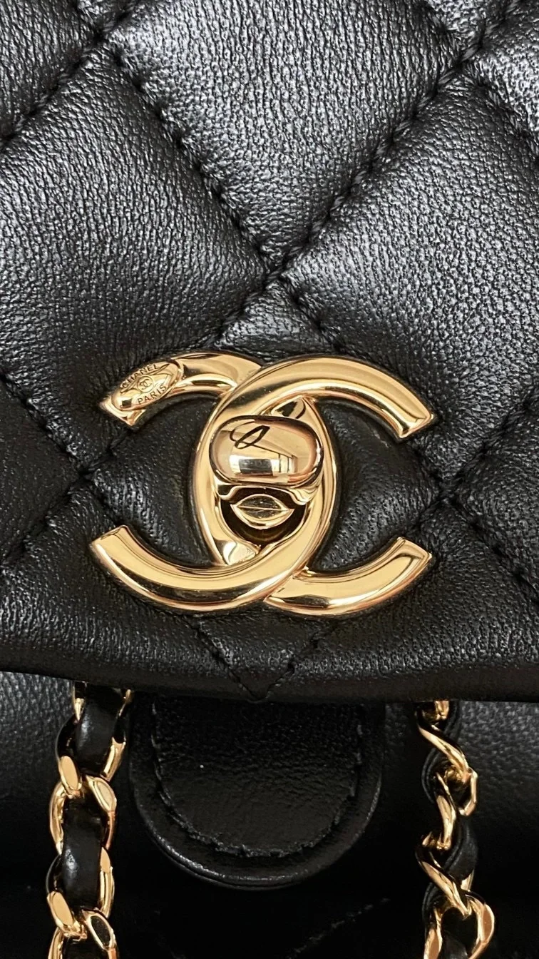 []샤넬 원 포켓 듀마 백팩 스몰 램스킨 블랙