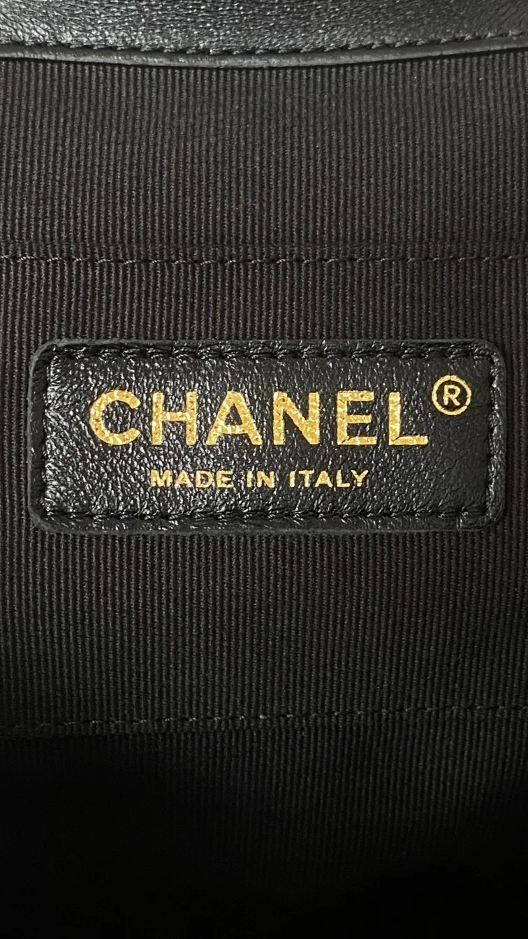 []샤넬 원 포켓 듀마 백팩 스몰 램스킨 블랙