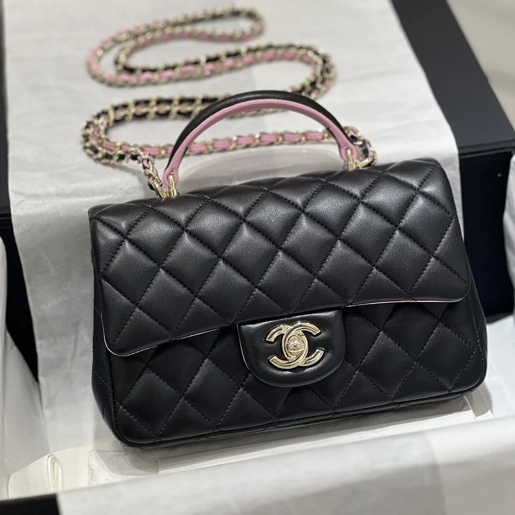 샤넬 핸들 미니 CF 플랩백 램스킨 블랙핑크