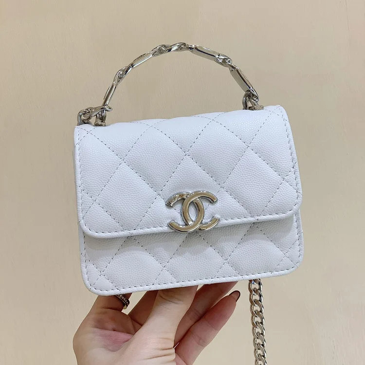 샤넬 미니 화이트 그레인드 카프스킨 코코 탑 핸들