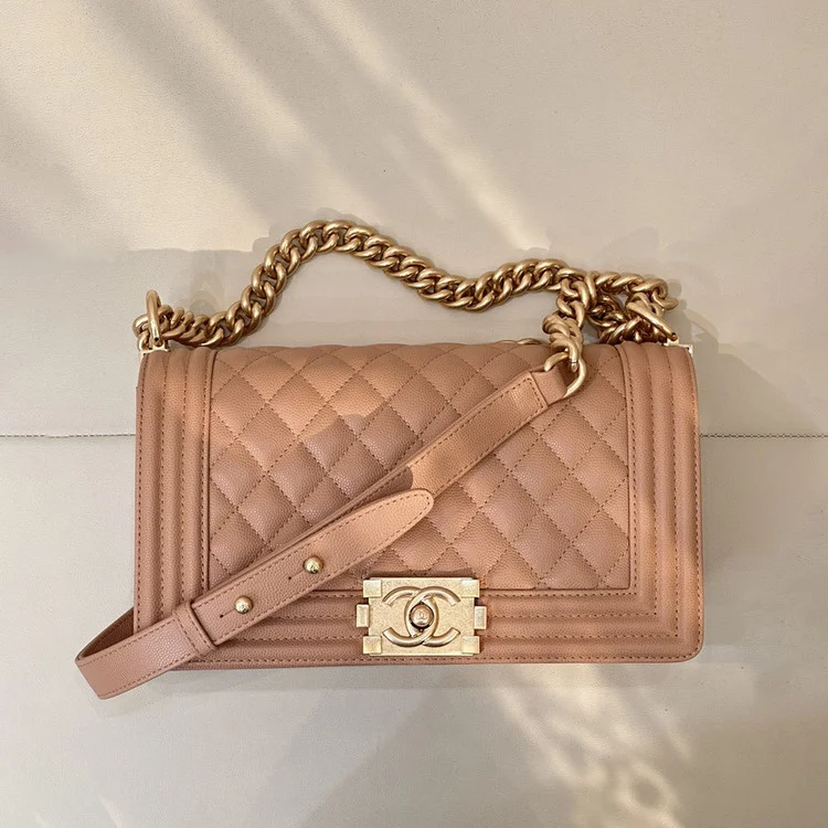 샤넬 보이백 미디움 캐비어 보이백