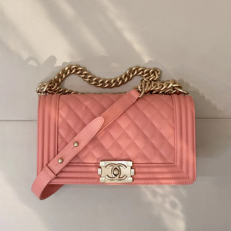 샤넬 보이백 미디움 캐비어 보이백