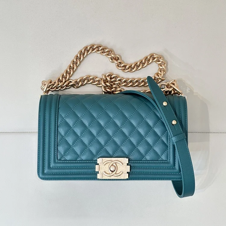 샤넬 보이백 미디움 캐비어 보이백 금장