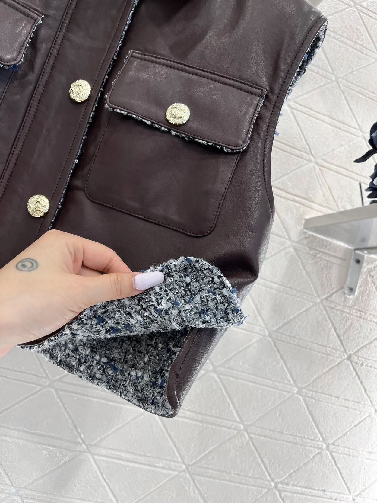 샤넬 카프스킨 베스트