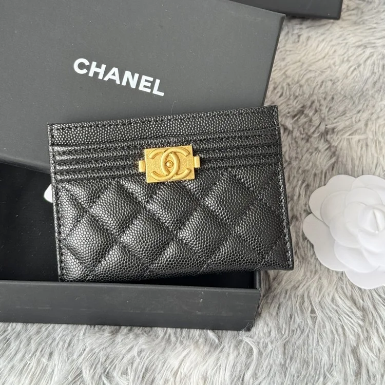 샤넬 보이 캐비어 카드슬롯 지갑