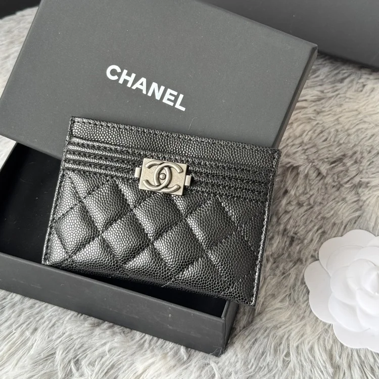 샤넬 보이 캐비어 카드슬롯 지갑