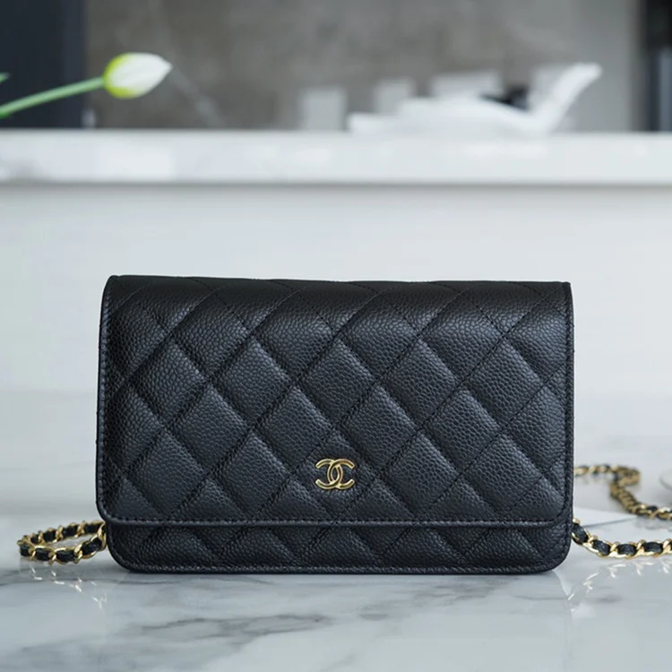 샤넬 클래식 WOC 블랙 금장 캐비어