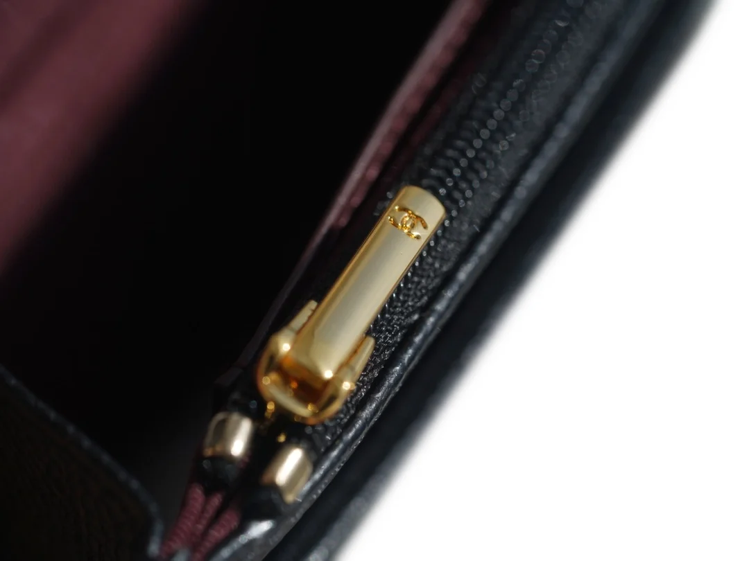 샤넬 클래식 WOC 블랙 금장 캐비어