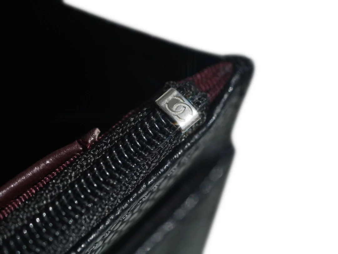 샤넬 클래식 WOC 블랙 은장 캐비어