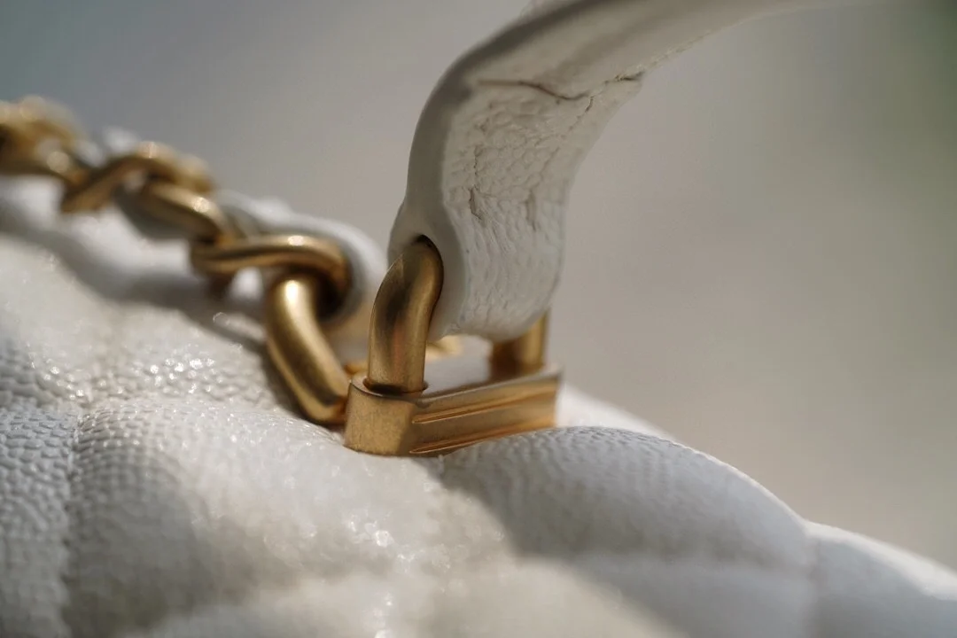 샤넬 클래식 뉴미니 탑핸들 플랩백 화이트 캐비어