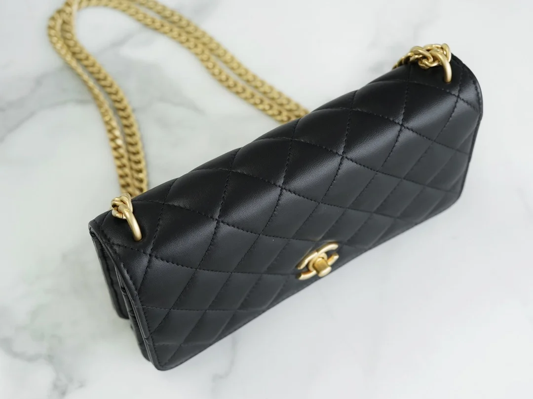 샤넬 WOC 까멜리아 블랙