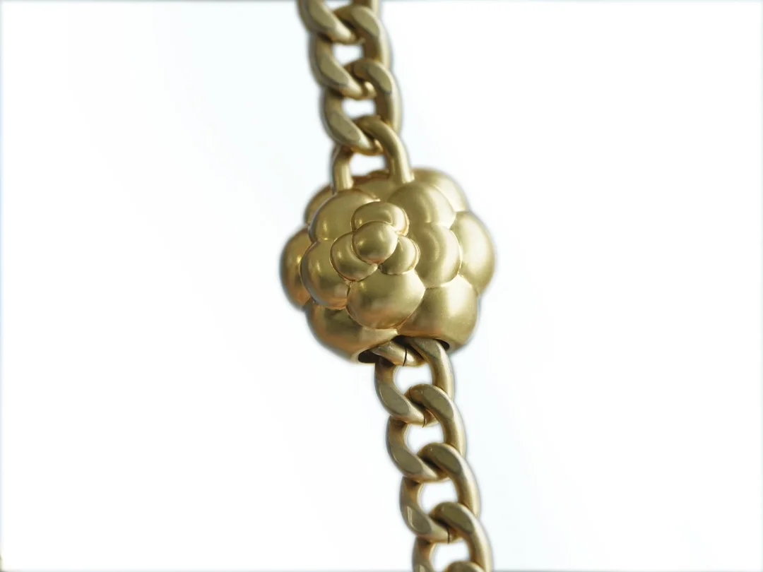 샤넬 WOC 까멜리아 블랙