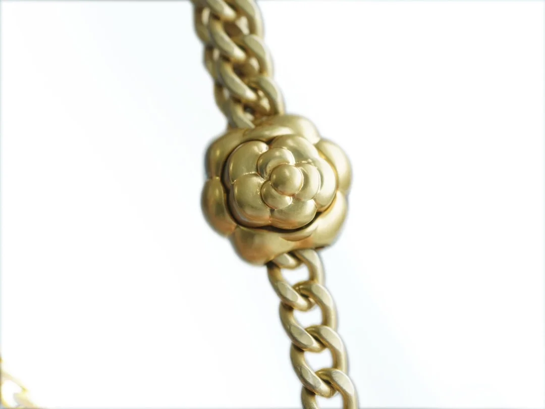 샤넬 WOC 까멜리아 블랙