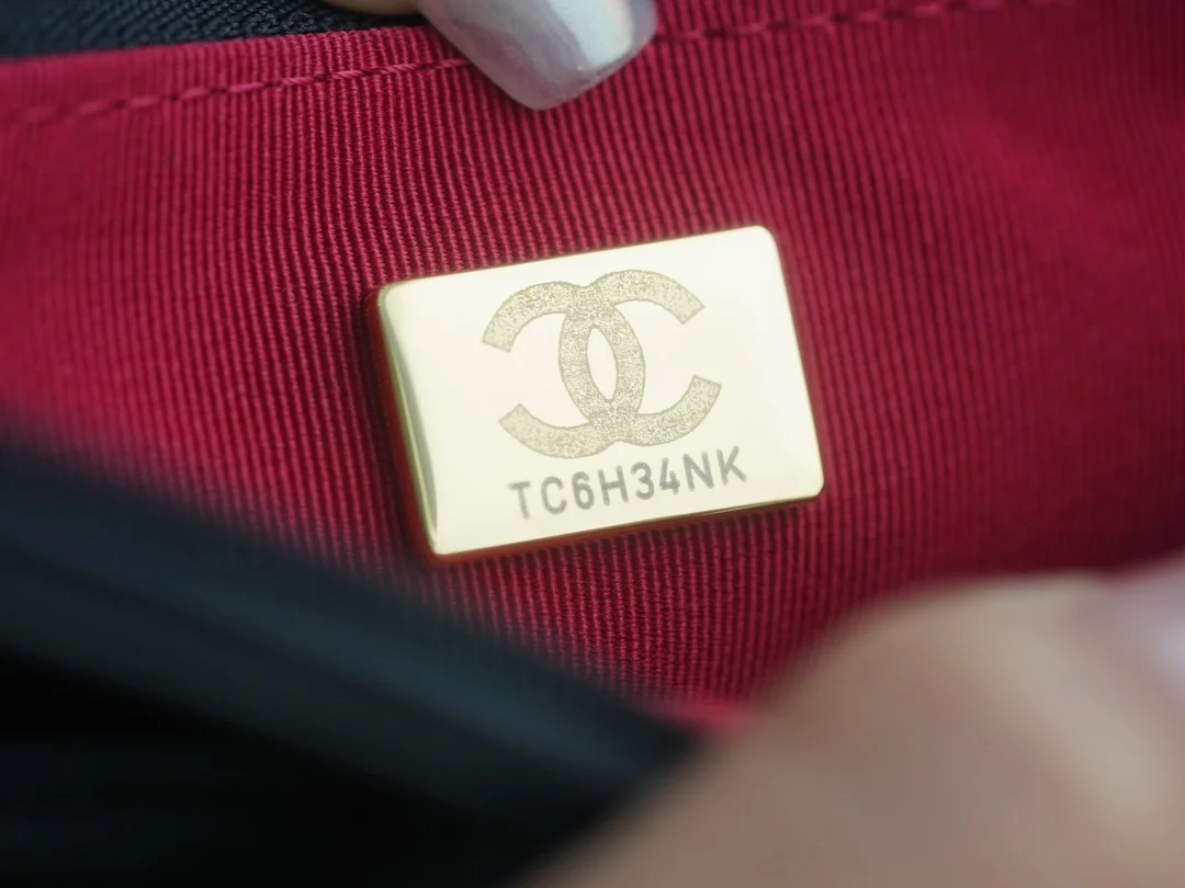 샤넬 WOC 까멜리아 블랙