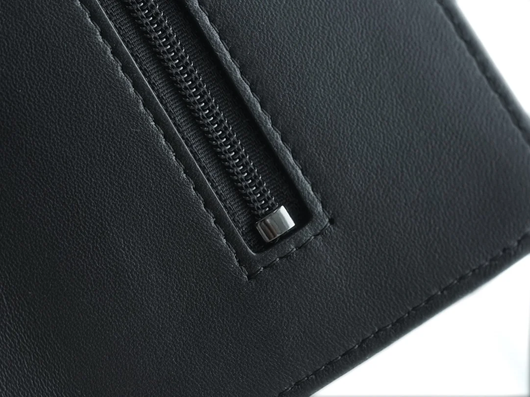 샤넬 WOC 까멜리아 블랙