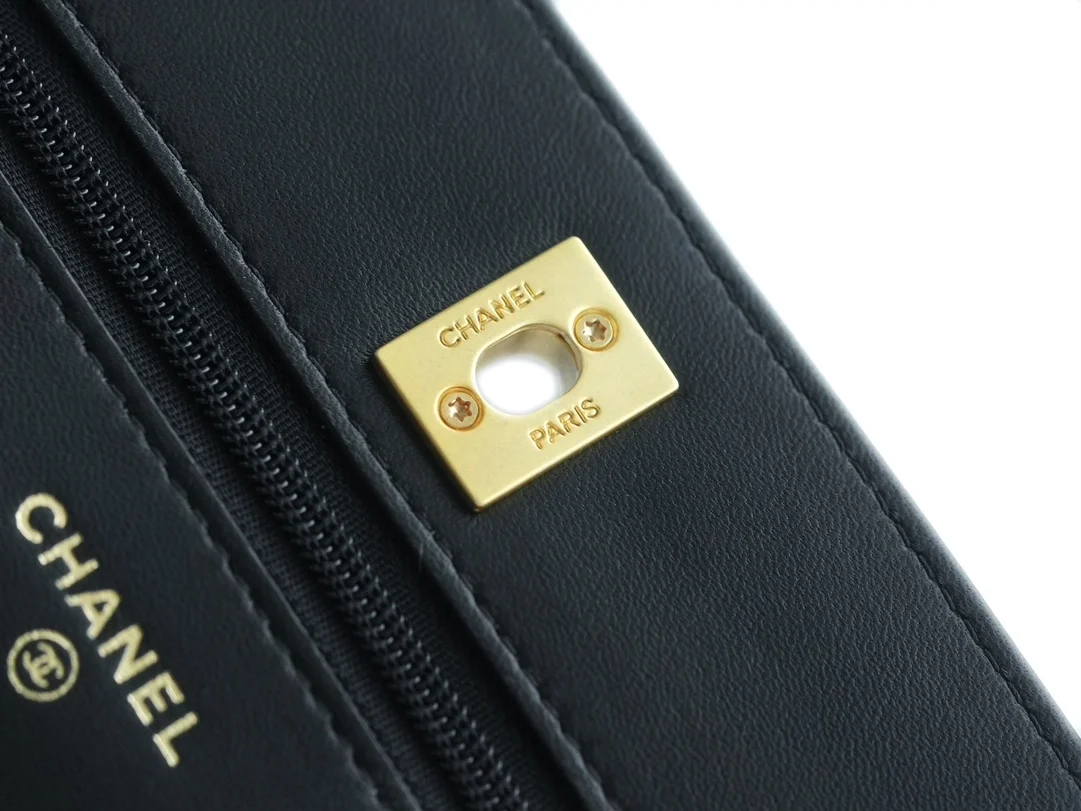 샤넬 WOC 까멜리아 블랙