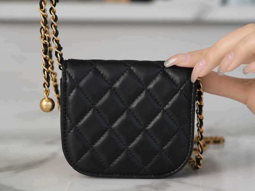 샤넬 WOC 골드볼 퀼팅 체인 웨이스트 미니백