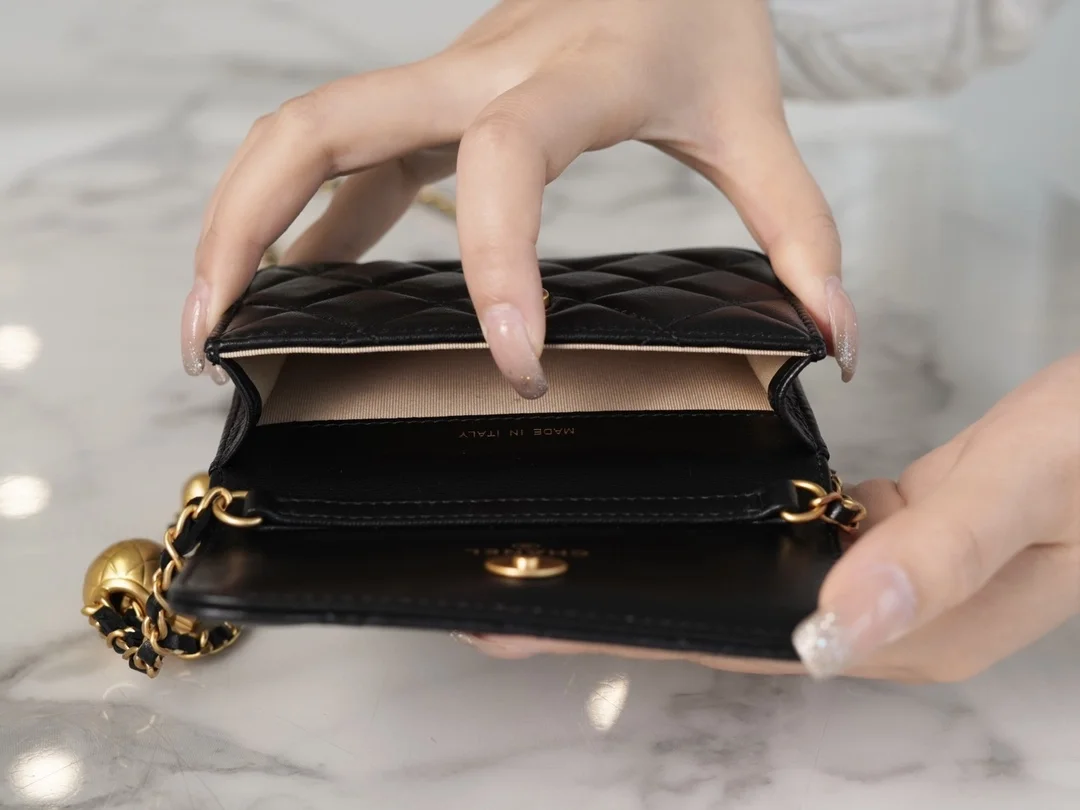 샤넬 WOC 골드볼 퀼팅 체인 미니백