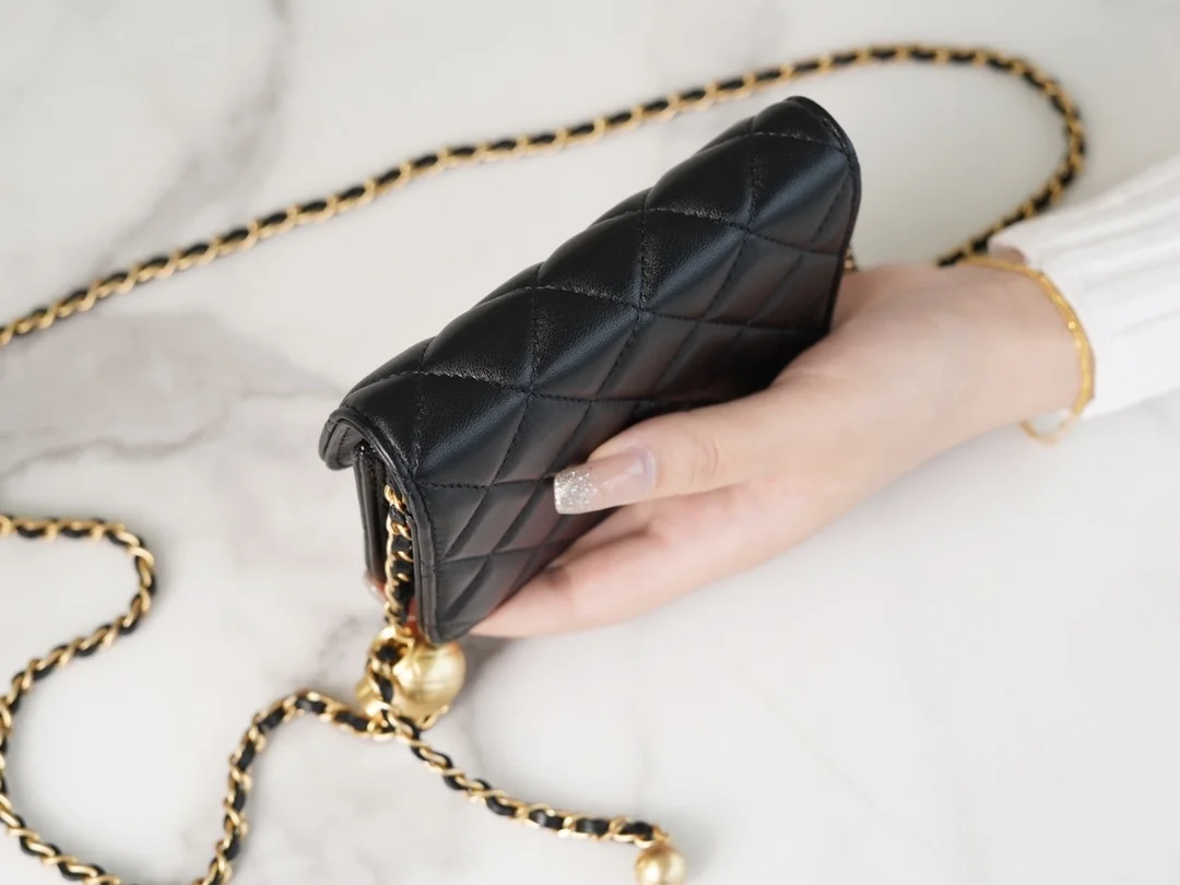 샤넬 WOC 골드볼 퀼팅 체인 미니백