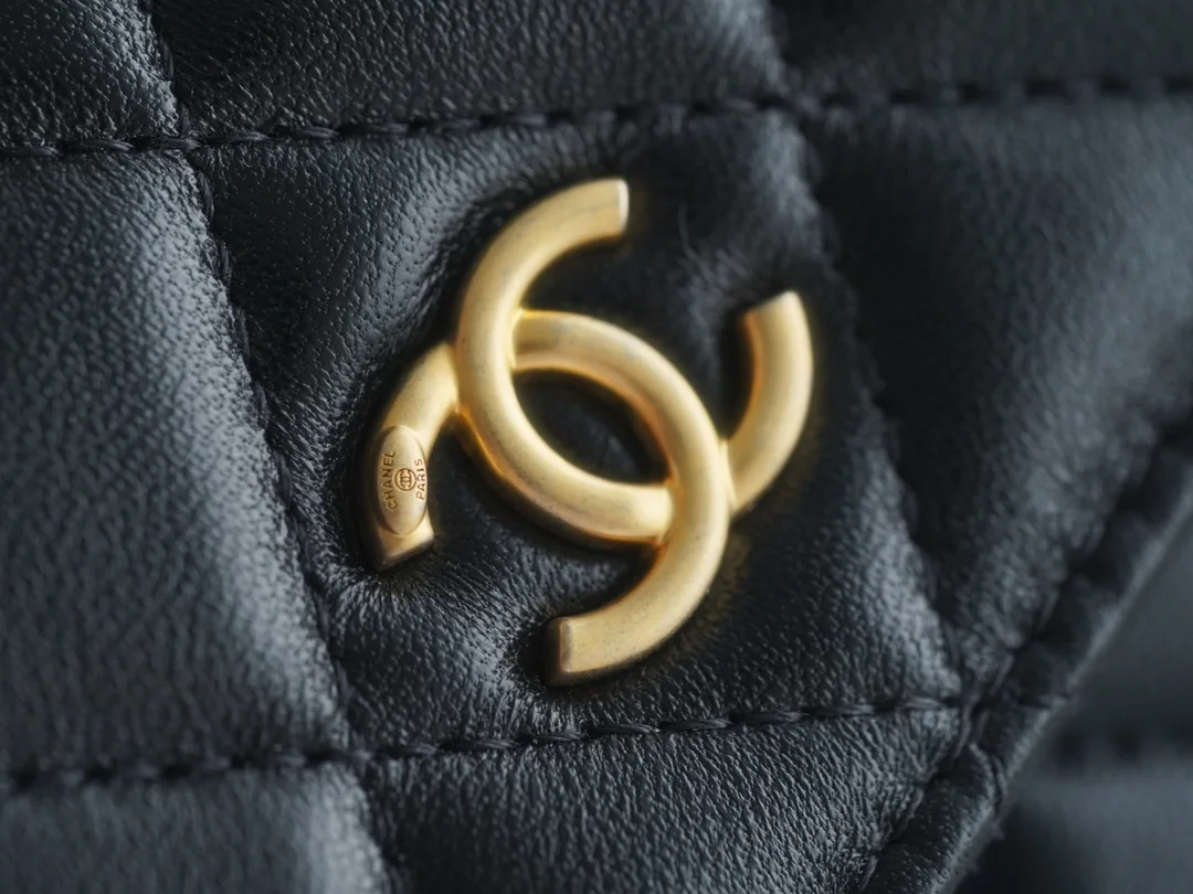 샤넬 WOC 골드볼 퀼팅 체인 미니백