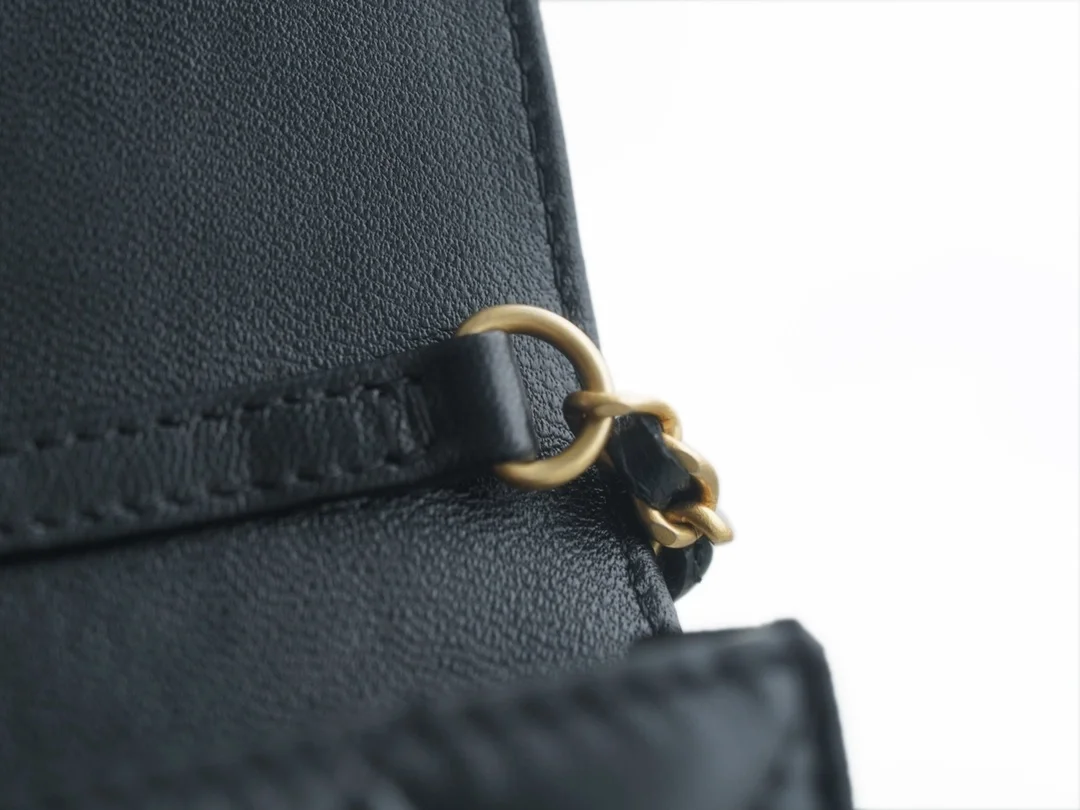 샤넬 WOC 골드볼 퀼팅 체인 미니백