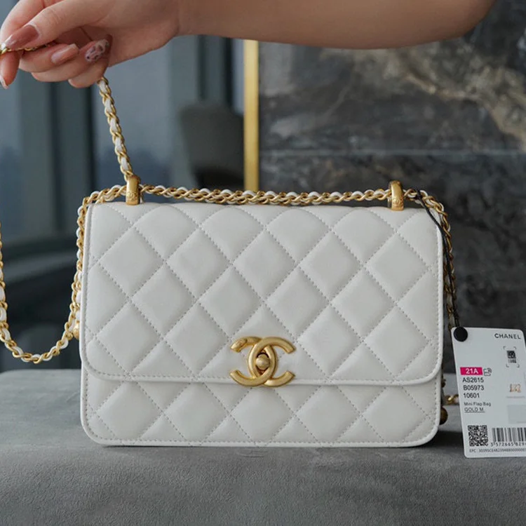 샤넬 클래식 스몰 WOC 22 화이트