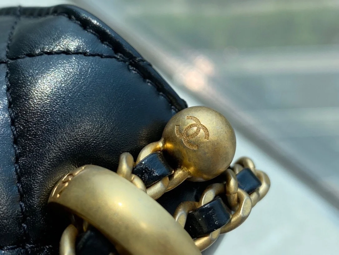 샤넬 클래식 미니 WOC 19 블랙