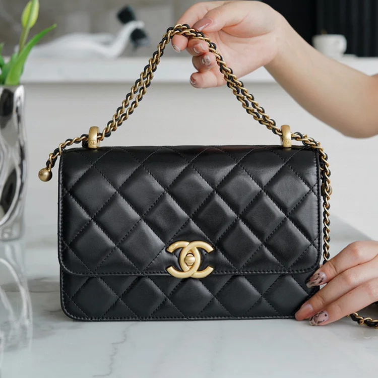 샤넬 클래식 스몰 WOC 22 블랙