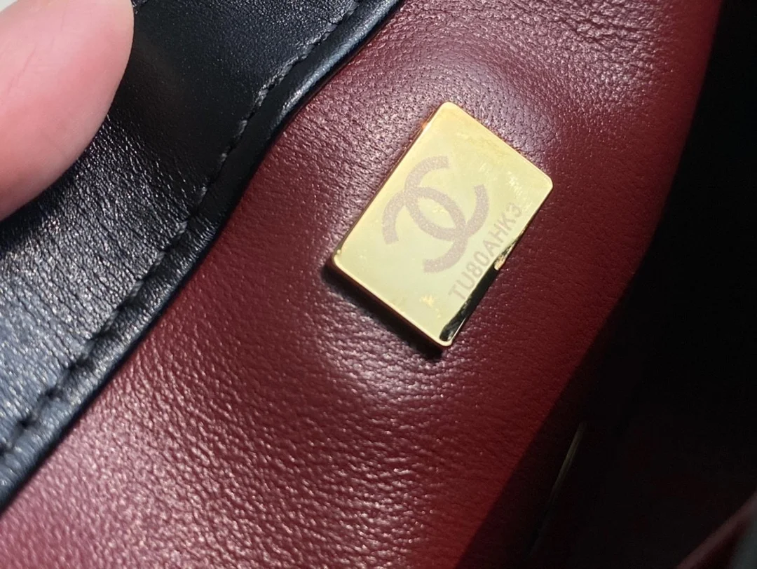 샤넬 클래식 스몰 WOC 22 블랙