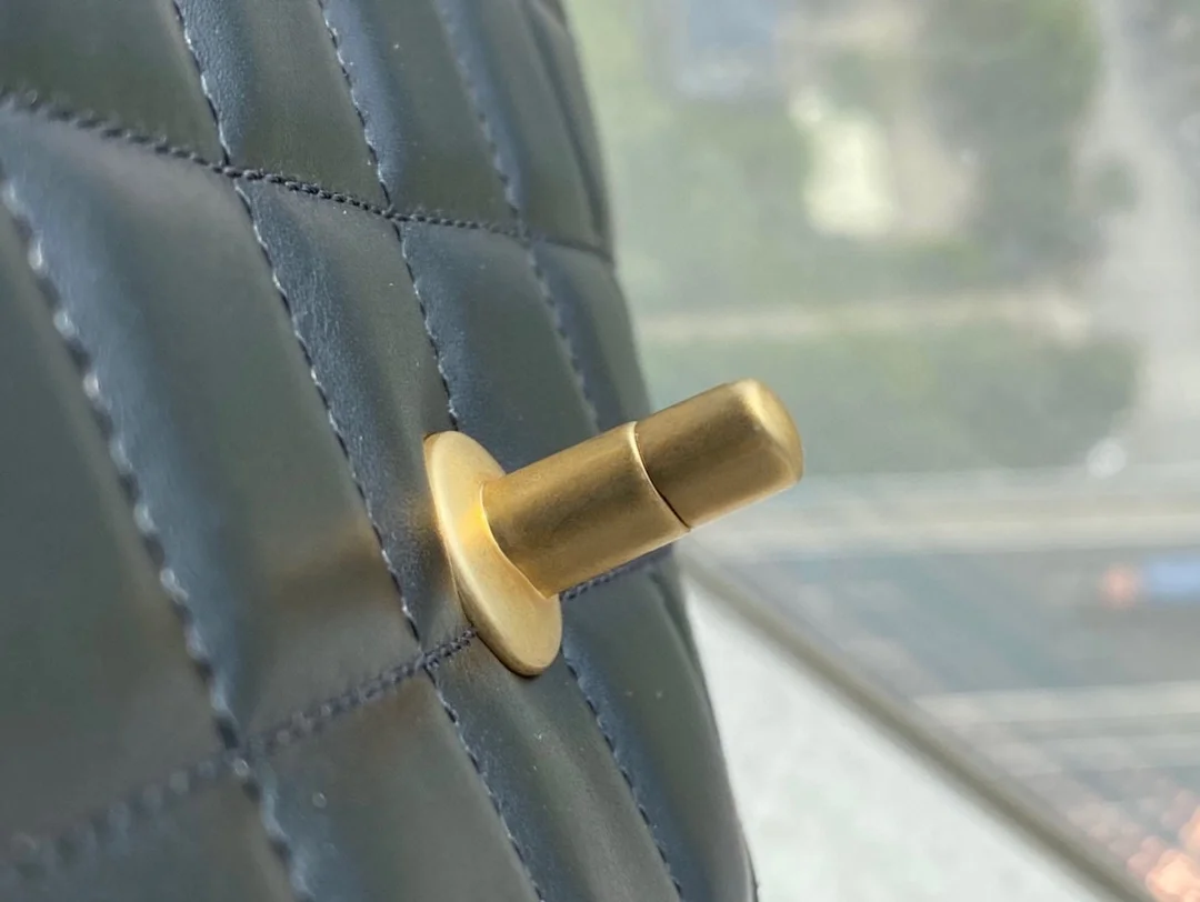 샤넬 클래식 스몰 WOC 22 블랙