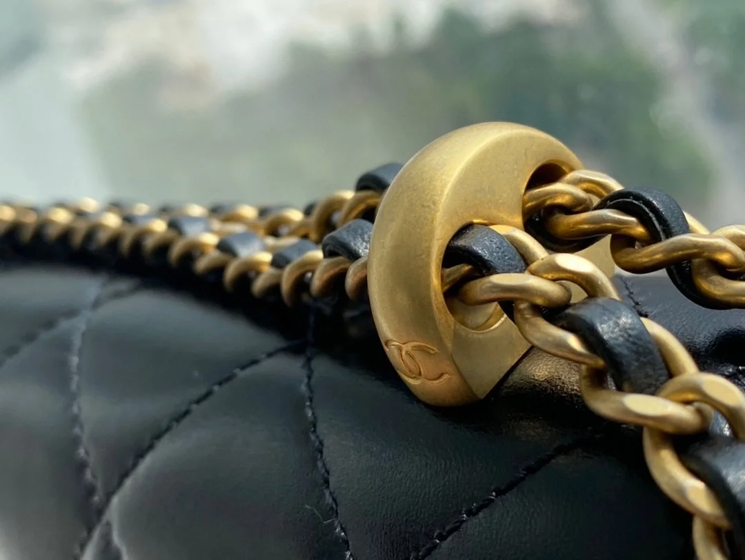 샤넬 클래식 스몰 WOC 22 블랙