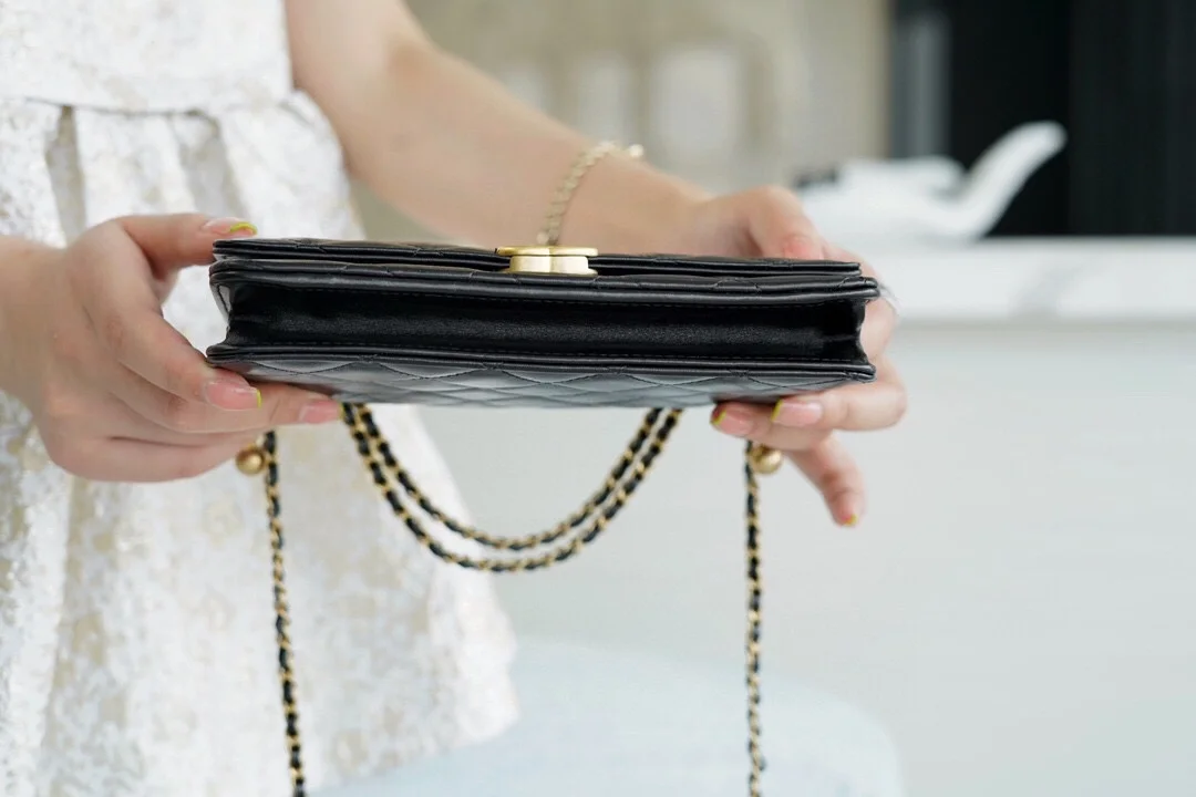 샤넬 WOC 체인 월렛 블랙 카프스킨