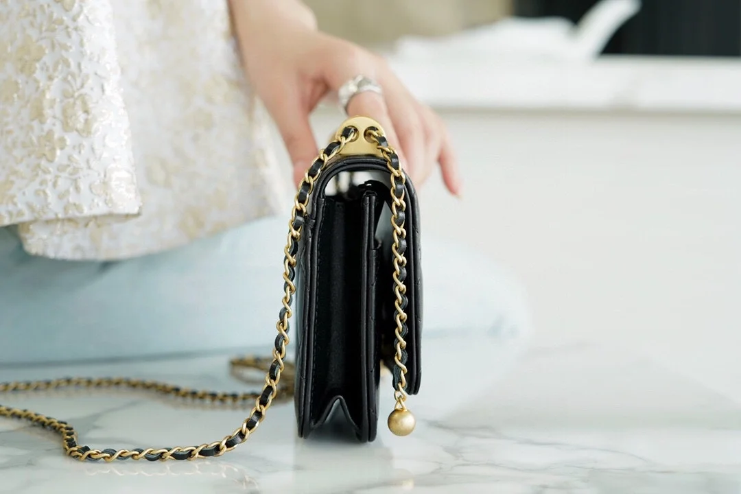 샤넬 WOC 체인 월렛 블랙 카프스킨