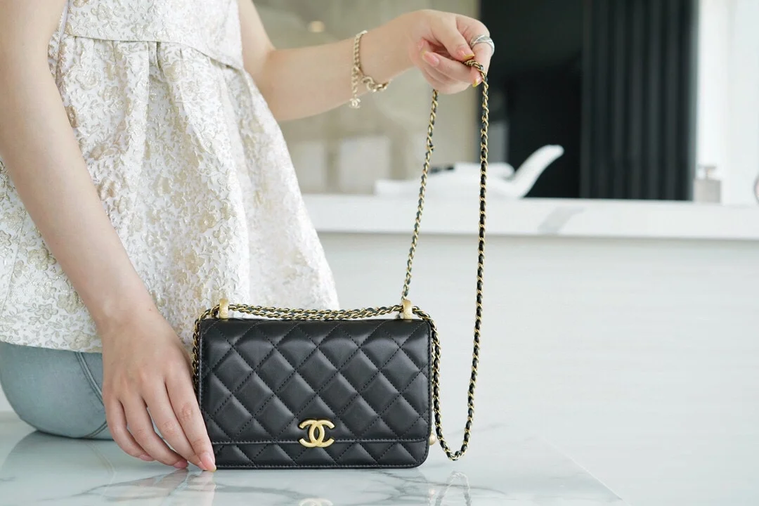 샤넬 WOC 체인 월렛 블랙 카프스킨