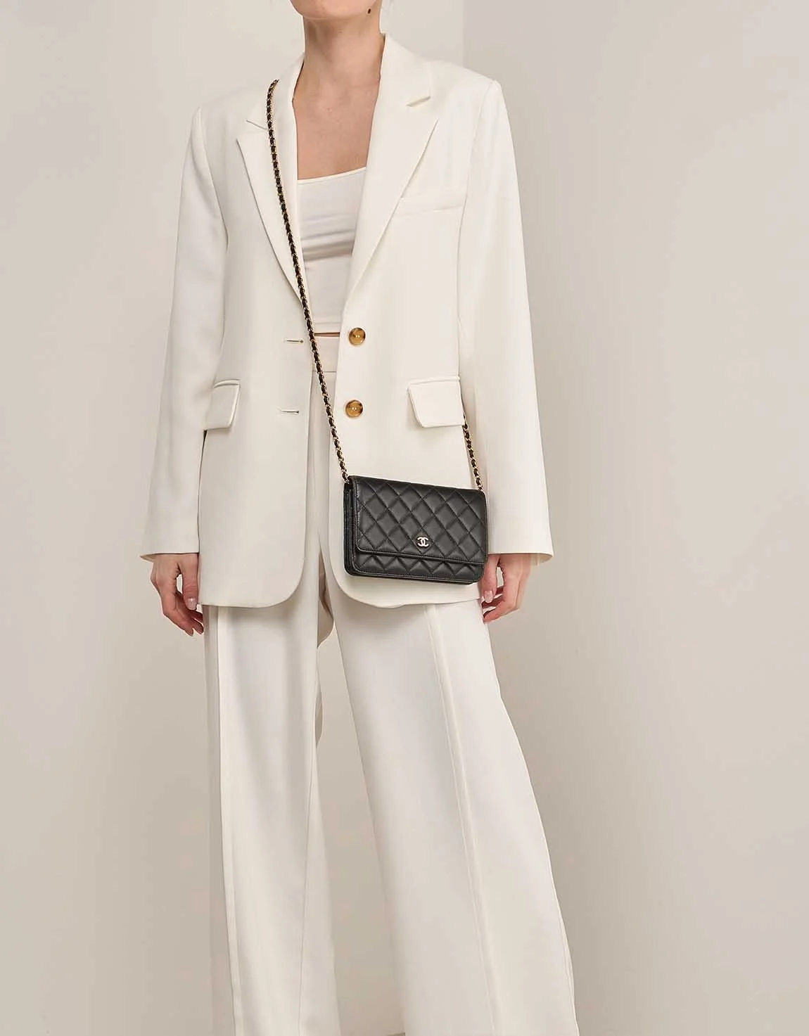 샤넬 클래식 WOC 블랙 금장 램스킨