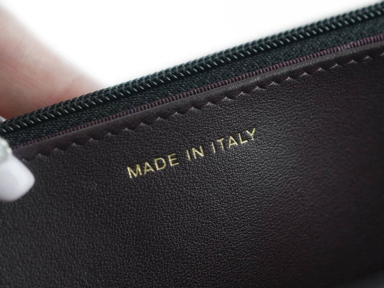 샤넬 클래식 WOC 블랙 금장 램스킨