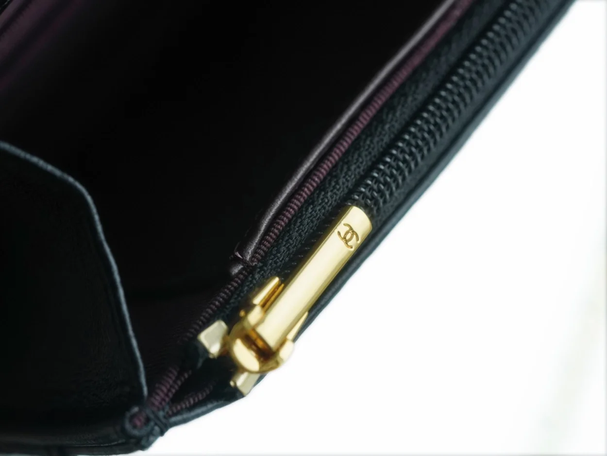 샤넬 클래식 WOC 블랙 금장 램스킨