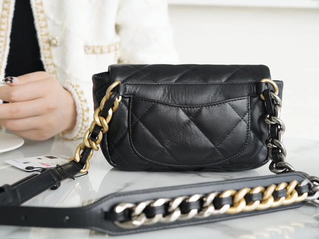 샤넬 19백 미니 골드 체인 플랩백 블랙 AS1163