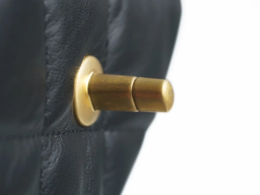 샤넬 19백 미니 골드 체인 플랩백 블랙 AS1163