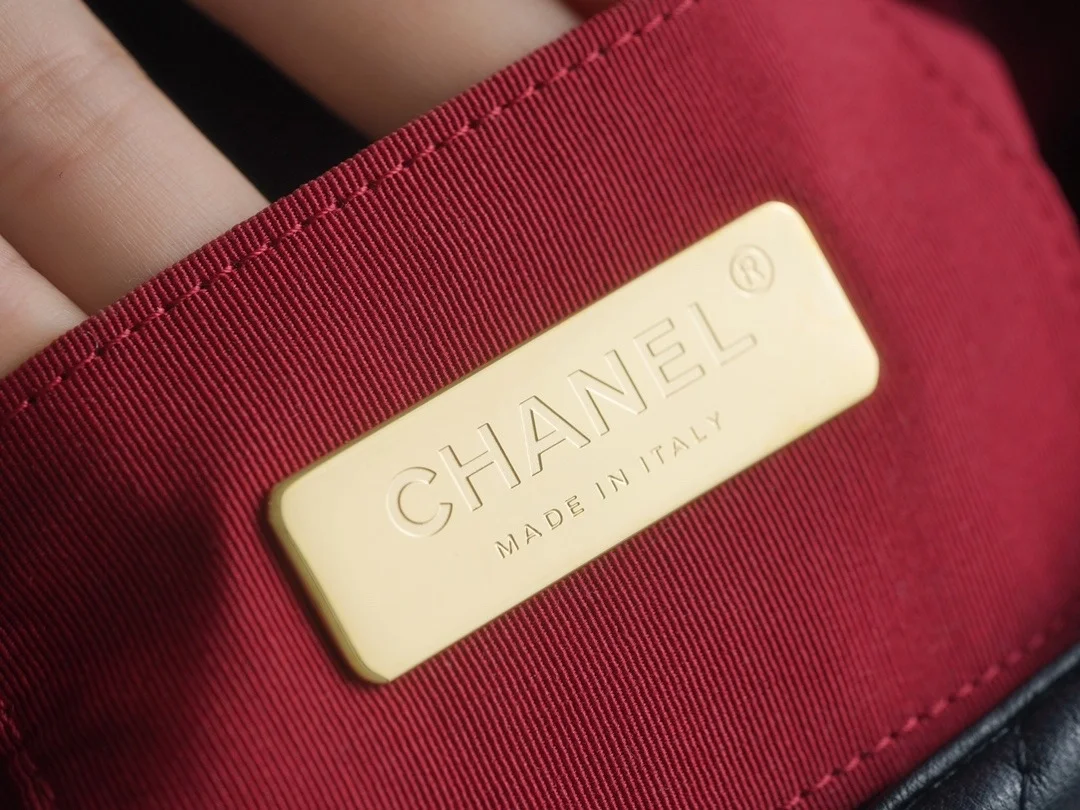 샤넬 19백 미니 골드 체인 플랩백 블랙 AS1163