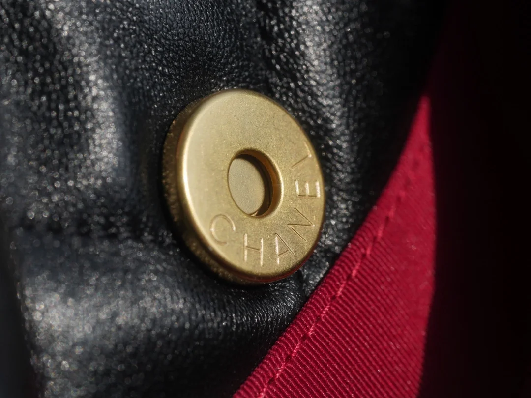 샤넬 19백 미디엄(스몰) 실버 체인 램스킨 블랙