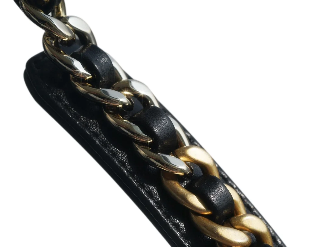 샤넬 19백 미디엄(스몰) 실버 체인 램스킨 블랙