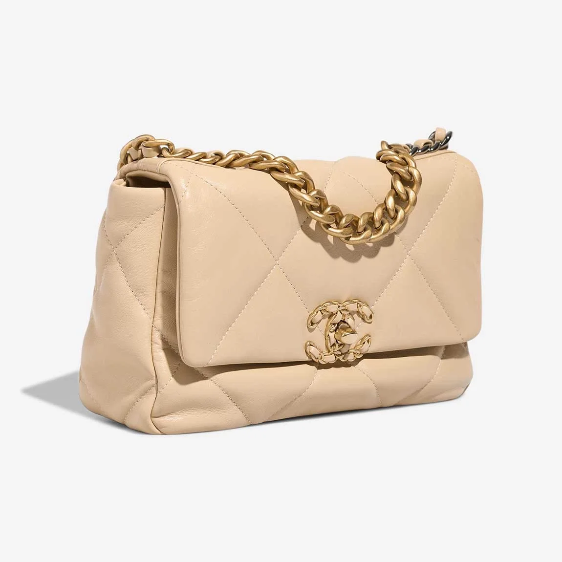 샤넬 19백 미디엄(스몰) 골드 체인 램스킨 살구