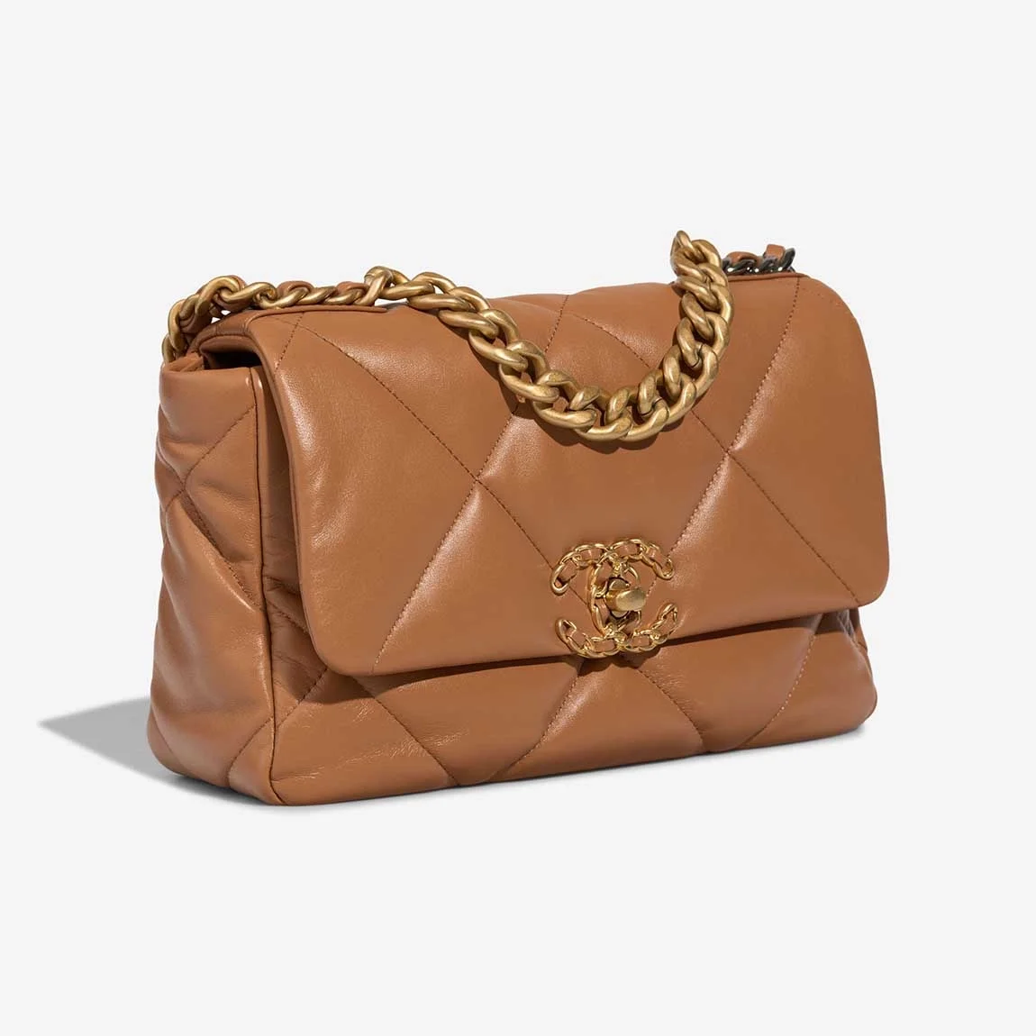 샤넬 19백 미디엄(스몰) 골드 체인 램스킨 캬라멜